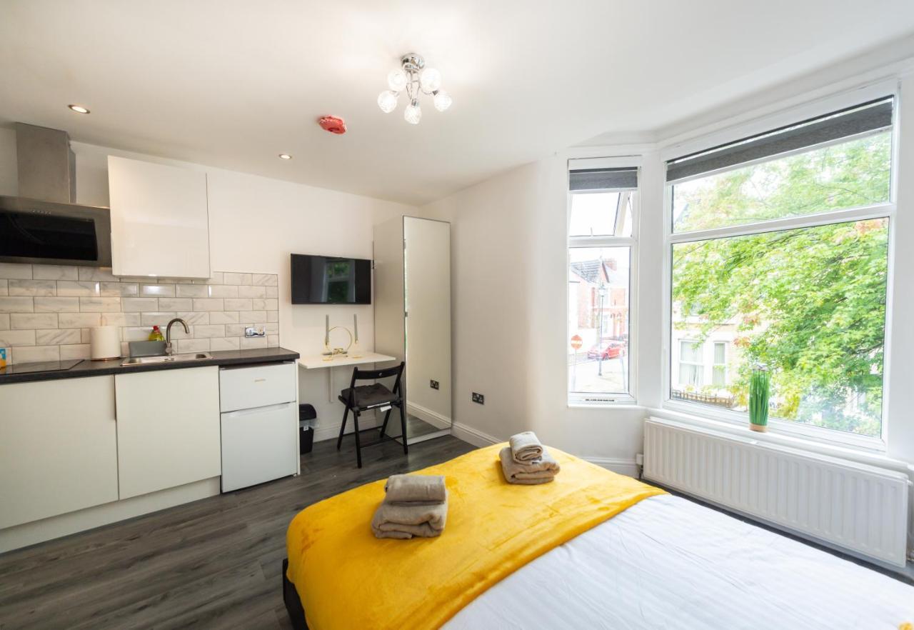 Five Seasons Liverpool City - Modern Studios Near Anfield Екстер'єр фото